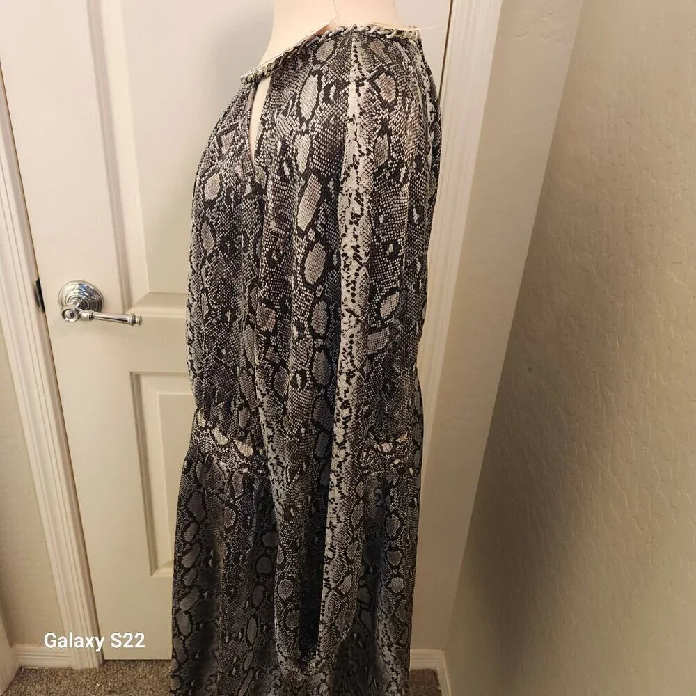 Michael Kors Print/Silver chain detailed dress. NWT. Size 3 X